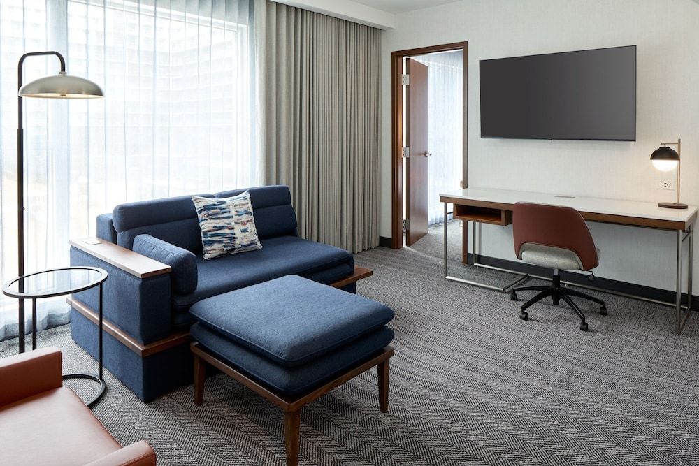 Courtyard By Marriott Montreal Laval
