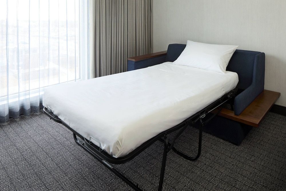 Courtyard By Marriott Montreal Laval Suite, 1 King Bed with Sofa bed 2