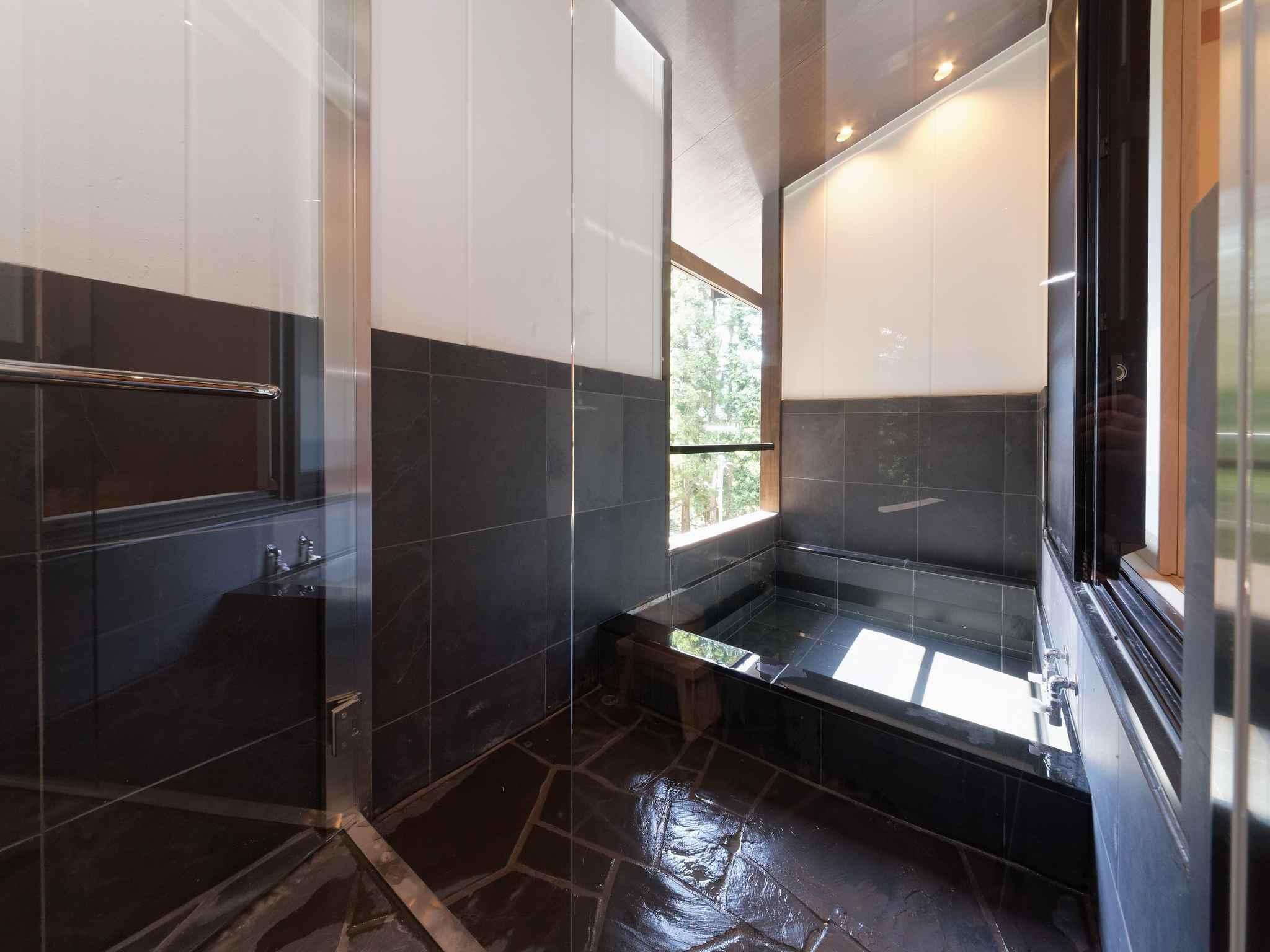 Japanese Style Room for 4 People with Open-Air Bath