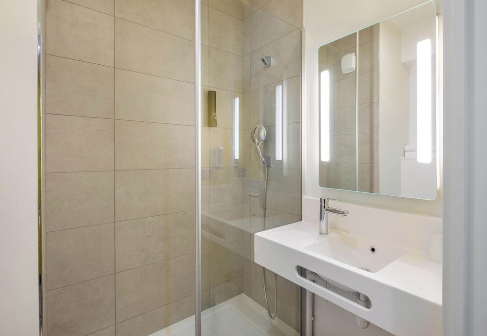 B&B HOTEL Nice Stade Riviera Twin Room, Non Smoking 7