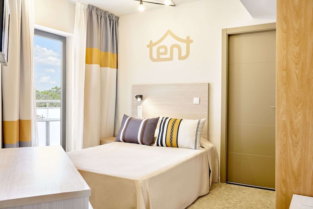 tent Torremolinos Standard Single Room, Balcony (Bed & Unlimited Brunch) 3