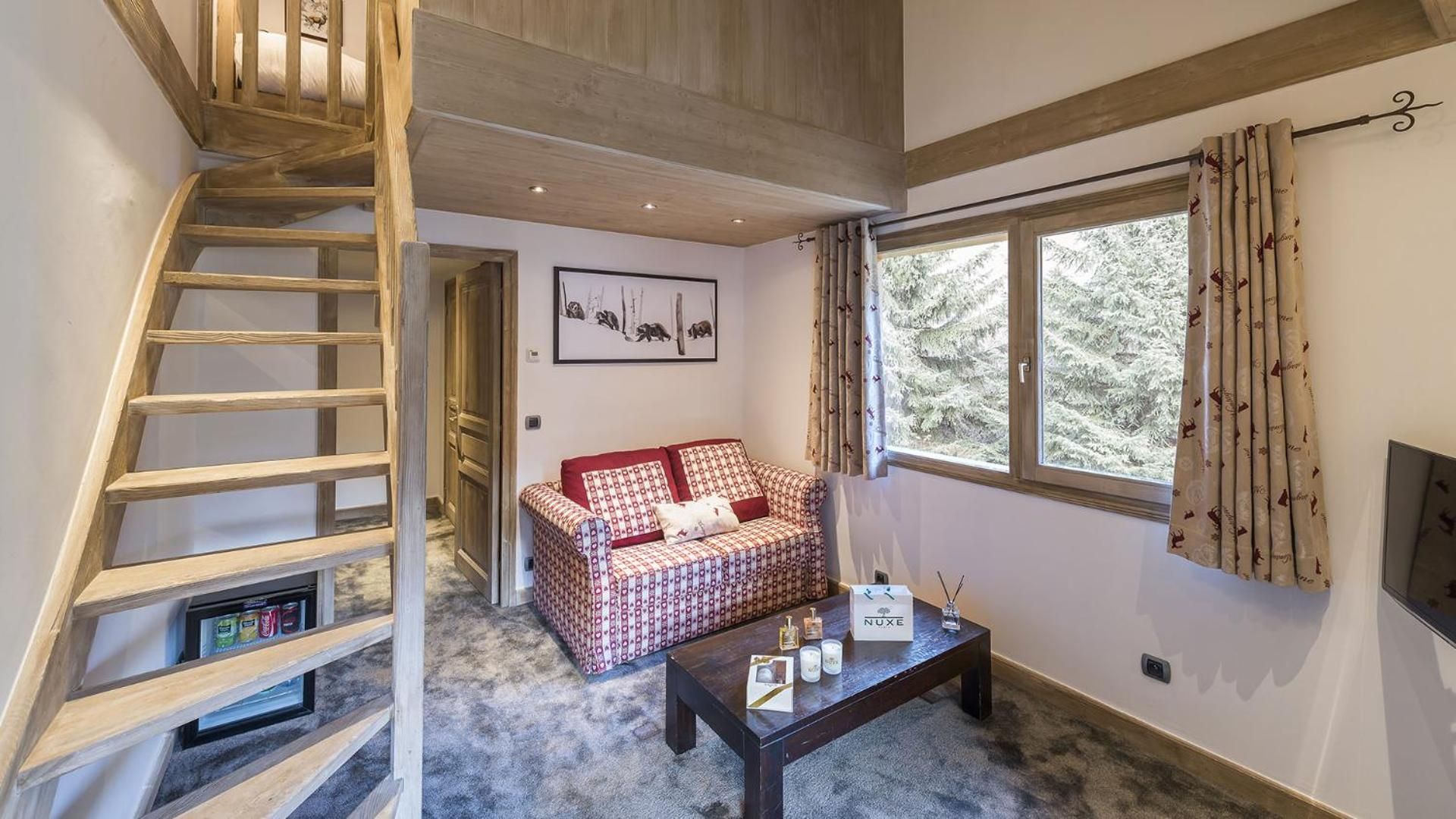 Suite with Mountain View