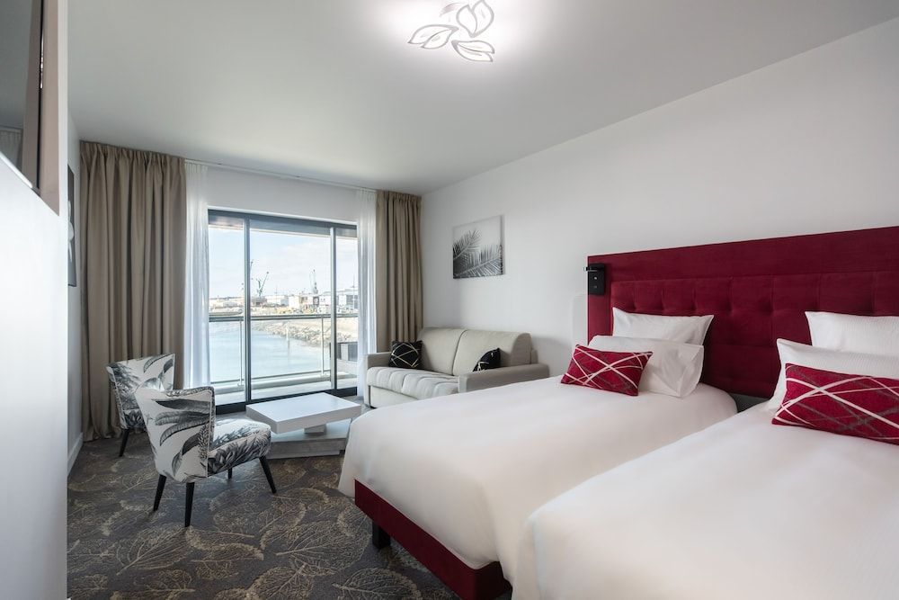 Hôtel Barracuda & Spa, Centre Port, pieds dans l'eau, vue mer Premier Room 3