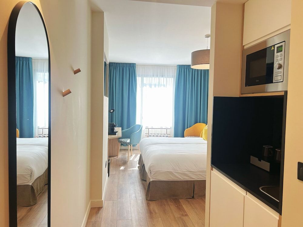 Standard Room, 2 Twin Beds, City View