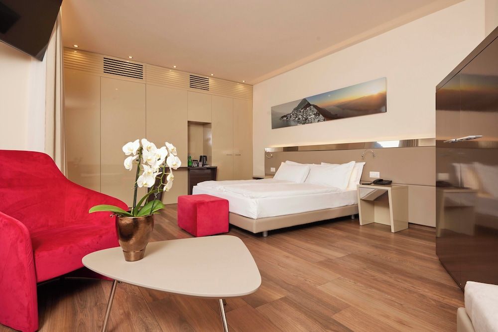 Junior Studio Suite