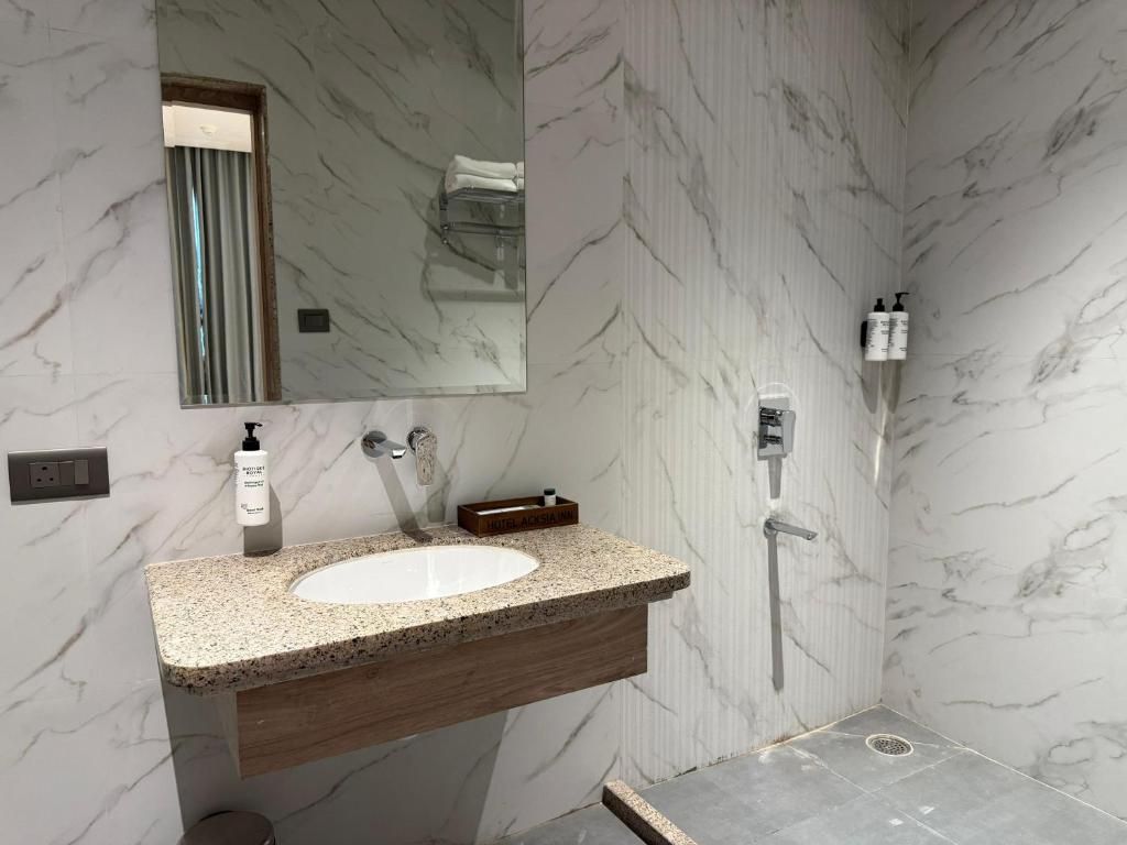 Hotel Acksia Inn Deluxe Room 3