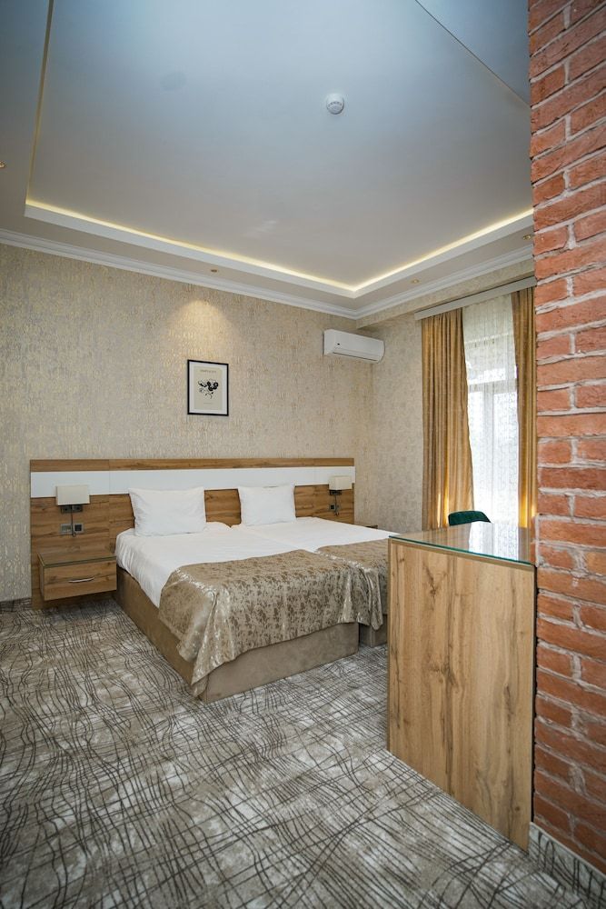 Lakeside Hotel & Spa Standard Twin Room 4