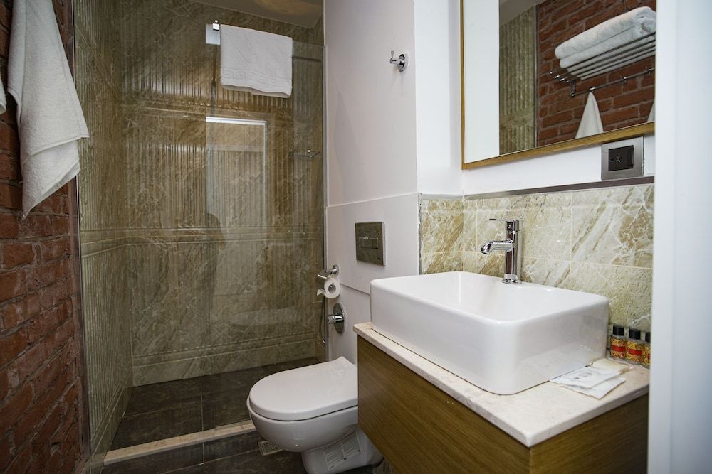 Lakeside Hotel & Spa Standard Twin Room 5