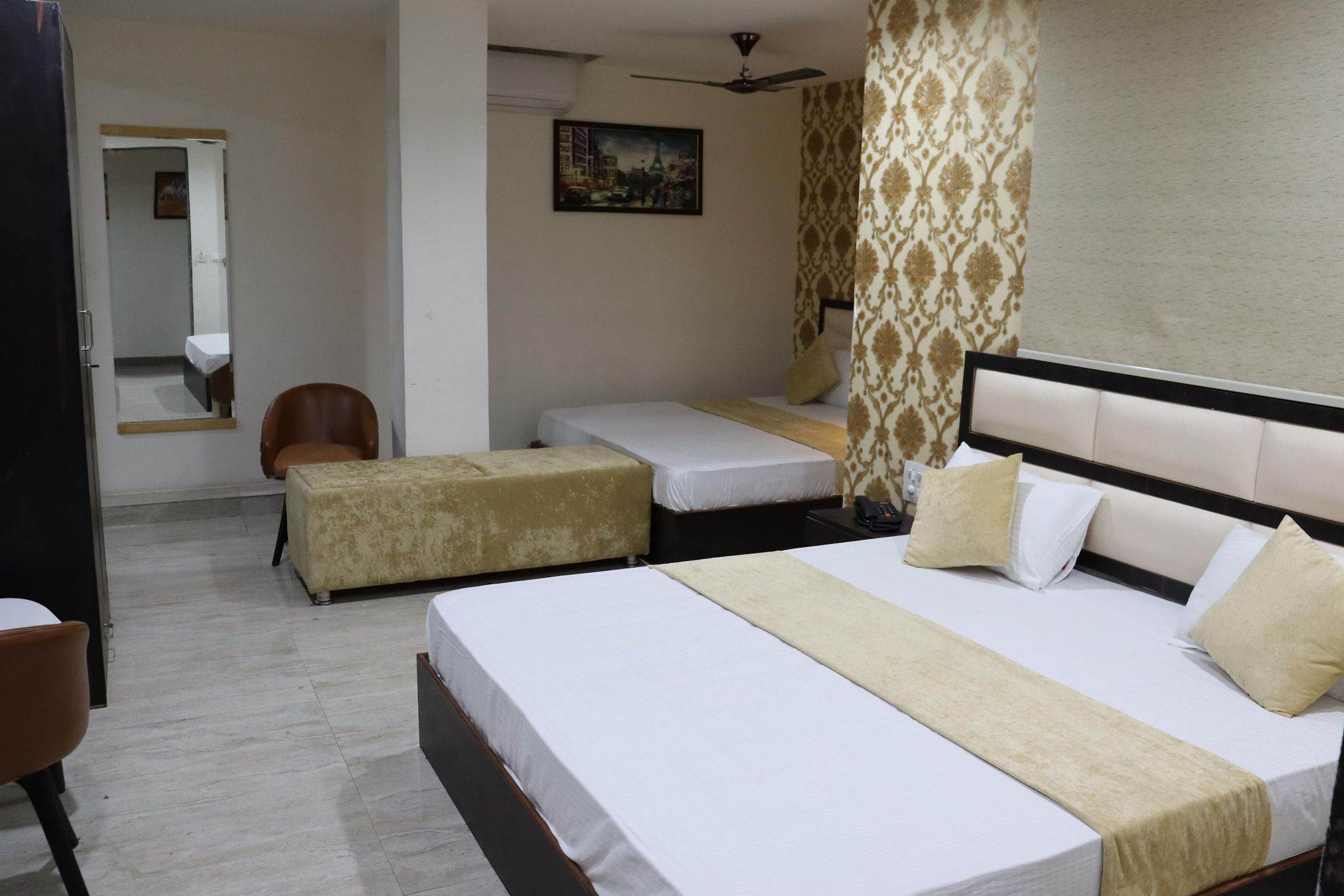 Classic Family Studio