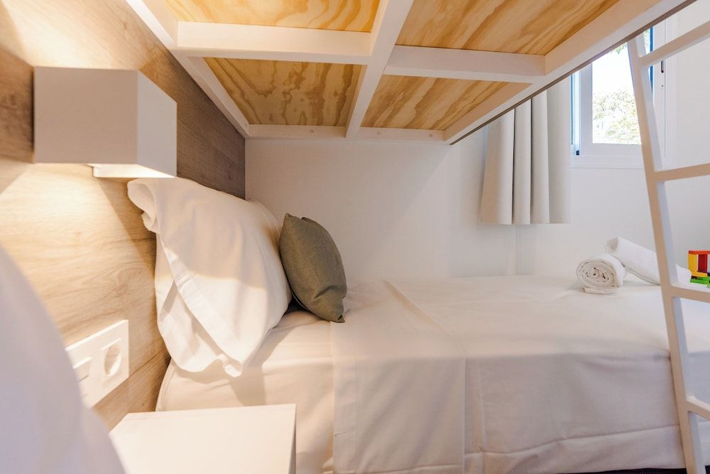 Costa del Sol Glamping Village Fuengirola Bungalow Neri 2 Bedrooms 4