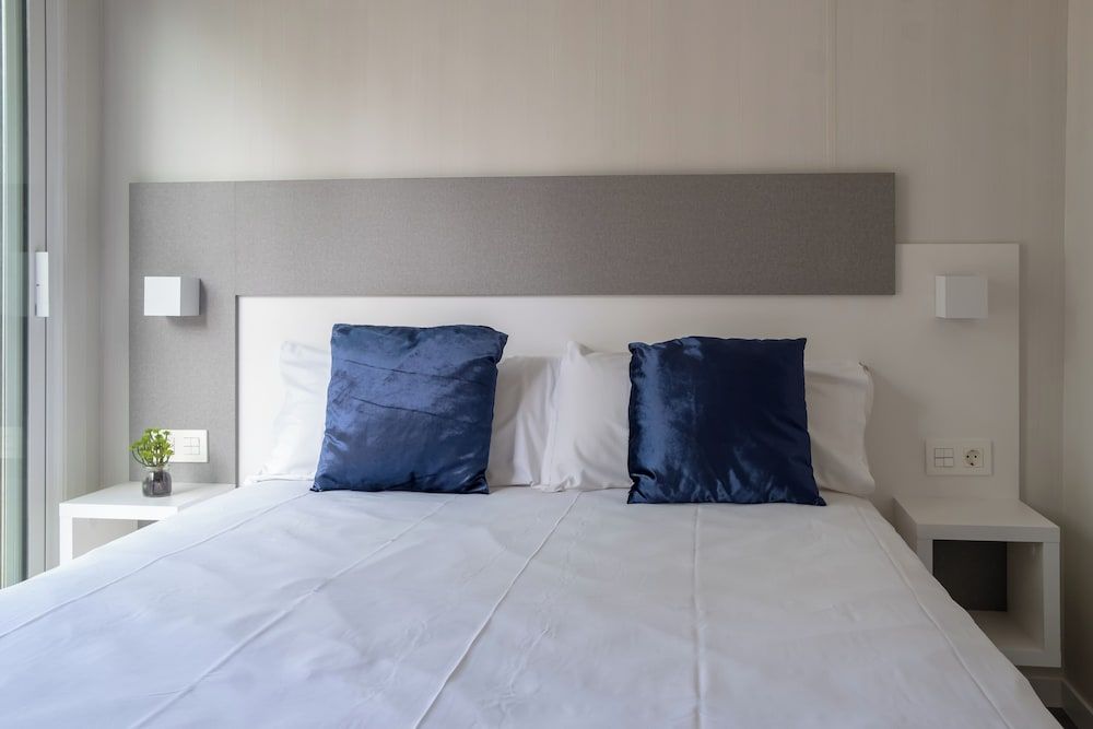 Costa del Sol Glamping Village Fuengirola Deluxe Bungalow, 2 Bedrooms, Sea View (Leo) 4