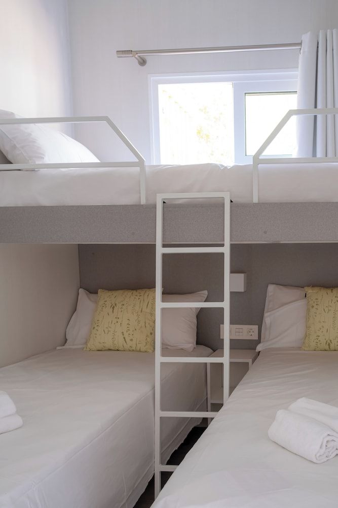 Costa del Sol Glamping Village Fuengirola Deluxe Bungalow, 2 Bedrooms, Sea View (Leo) 3