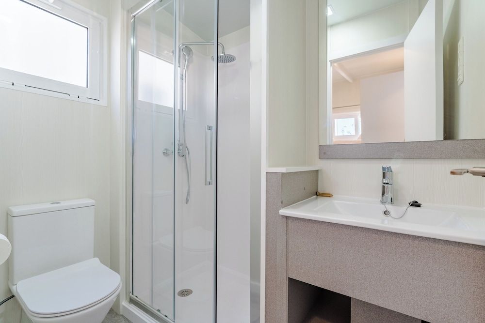 Costa del Sol Glamping Village Fuengirola Deluxe Bungalow, 2 Bedrooms, Sea View (Leo) 17