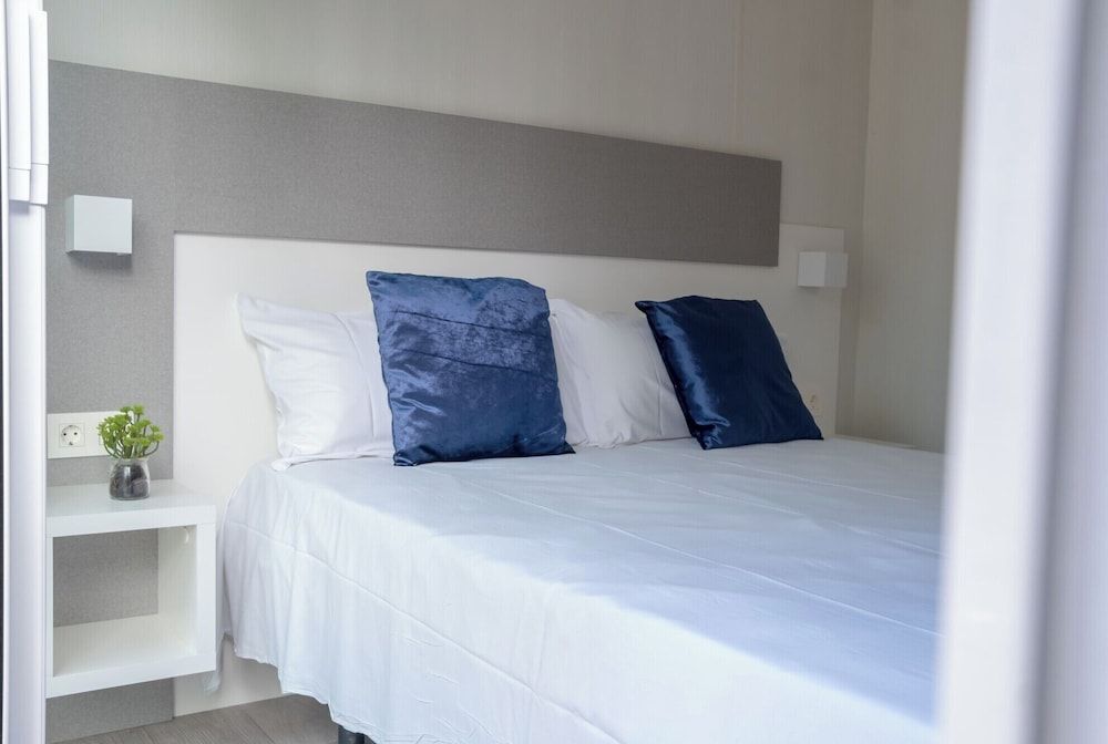 Costa del Sol Glamping Village Fuengirola Deluxe Bungalow, 2 Bedrooms, Sea View (Leo) 2