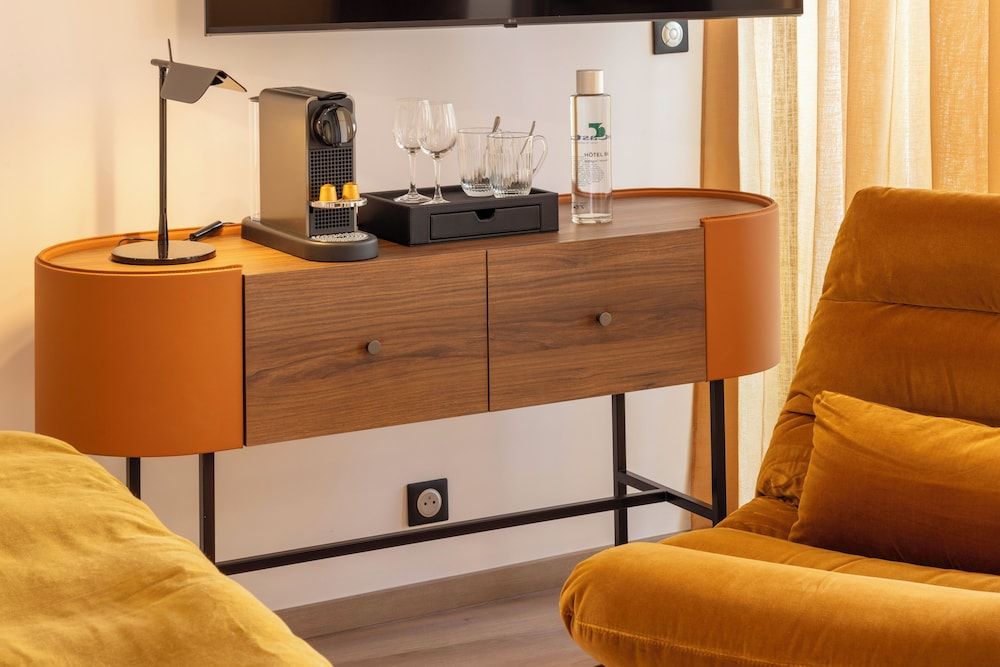 Hotel 56 - Bordeaux Centre Gare Saint Jean Classic Room with Balcony 7