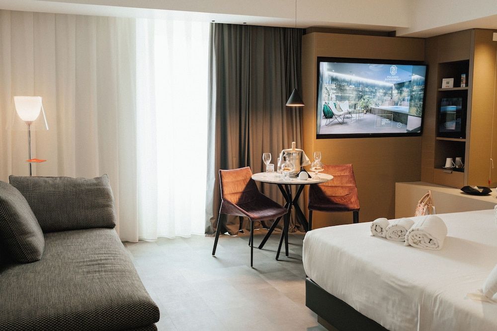 Palazzo Sangiorgio Elite Room 8