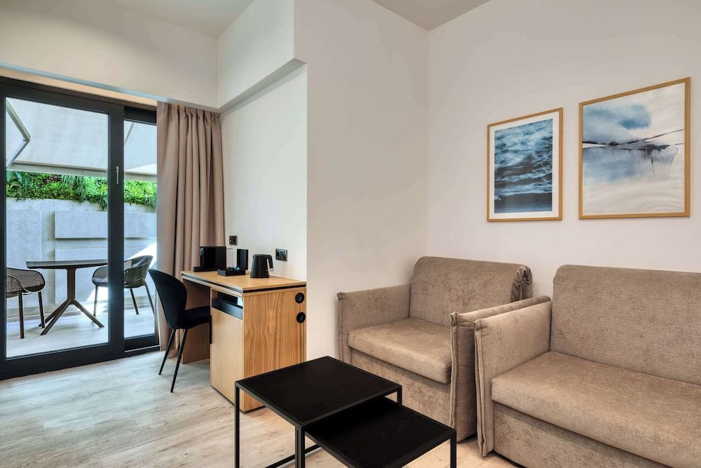 Hilton Garden Inn Athens Syggrou Avenue King, Suite, 1 Bedroom 7