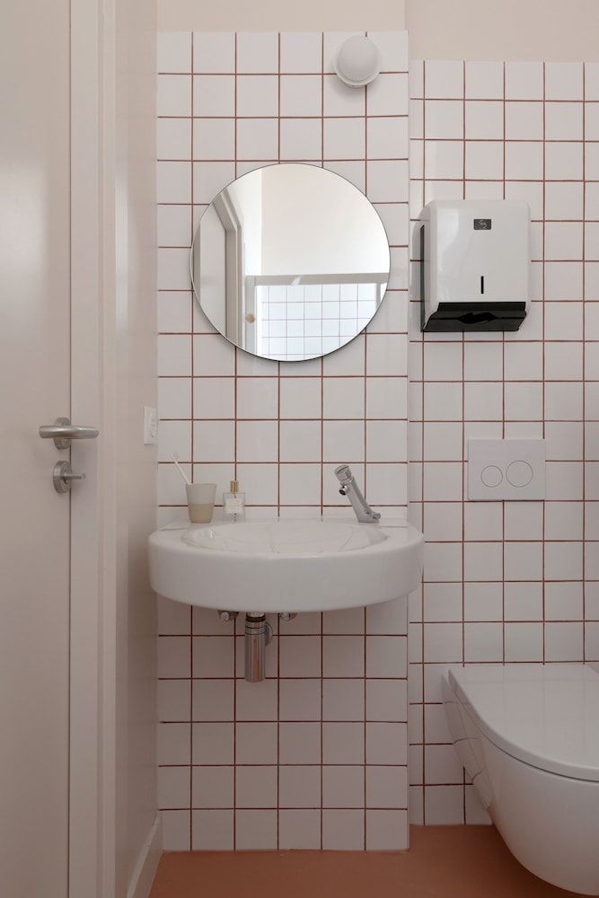 Slo Nice Standard Room 2