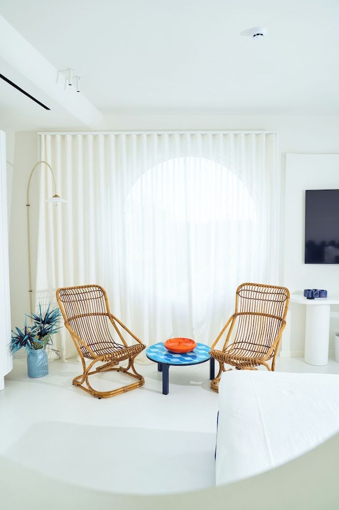 CALEA Boutique Hotel Suite, 1 King Bed, Sea View 4