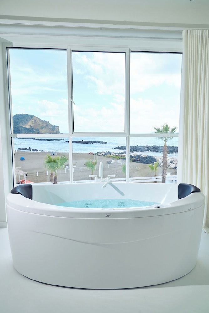 CALEA Boutique Hotel Suite, 1 King Bed, Sea View 3