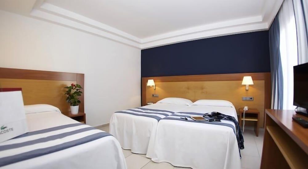 Family Room, Balcony (2 Adults and 2 Children)