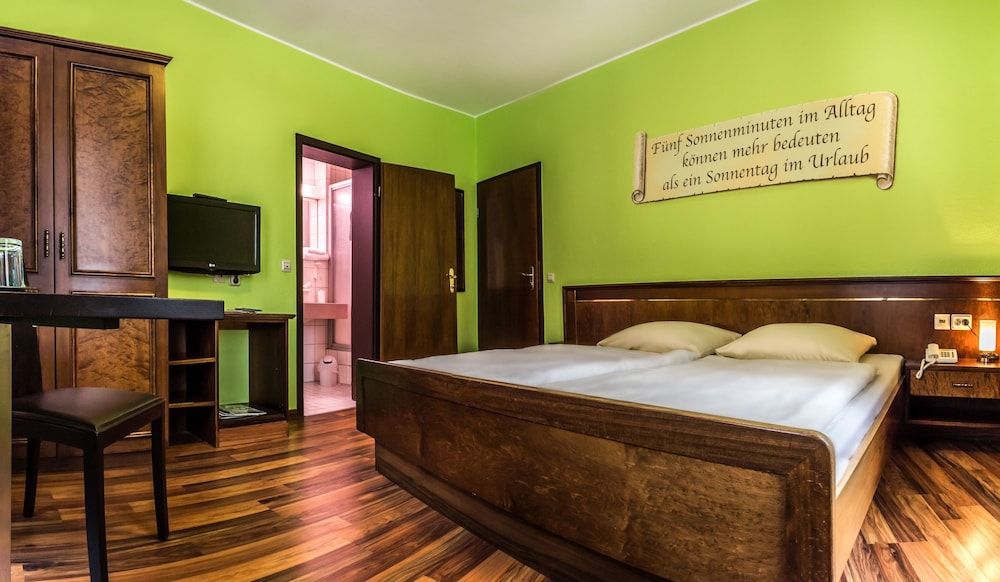 Basic Double Room