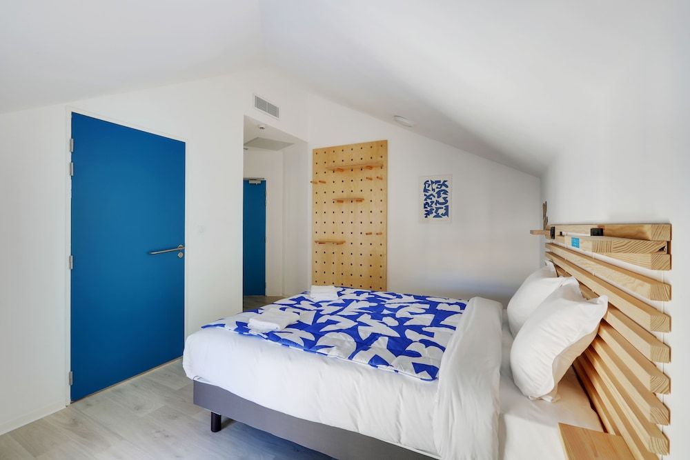 The People - Marseille - Hostel Chambre Double ou Lits Jumeaux avec Salle de Bains Commune 3