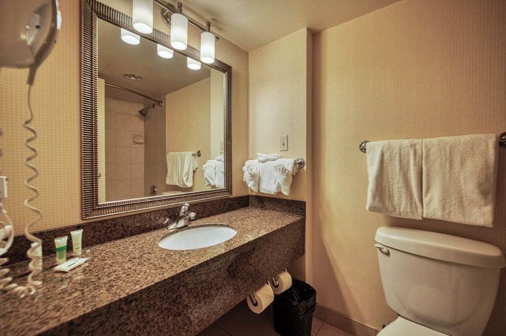 Amenida Residences Standard Single Room, 1 Double Bed 3