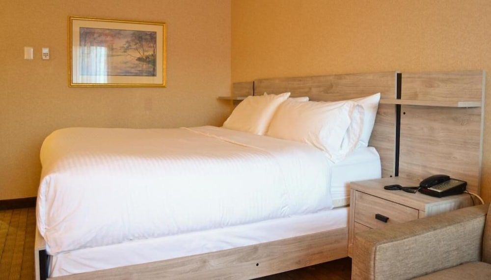 Amenida Residences Standard Single Room, 1 Double Bed 2