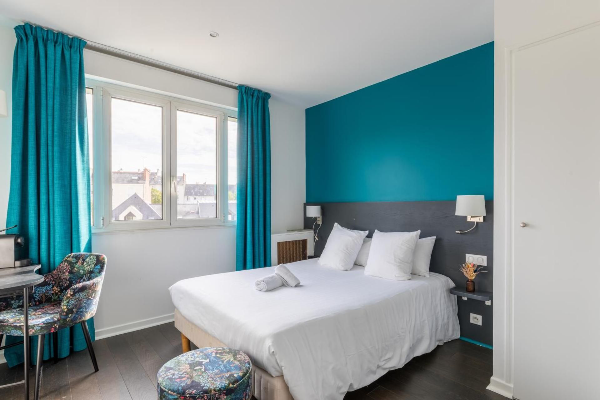 Hôtel Restaurant Le Victoria Deluxe Room (2 Adults + 1 Child) 2