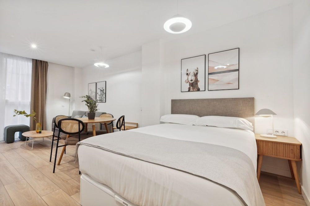 limehome Valencia Carrer del Pare Palau