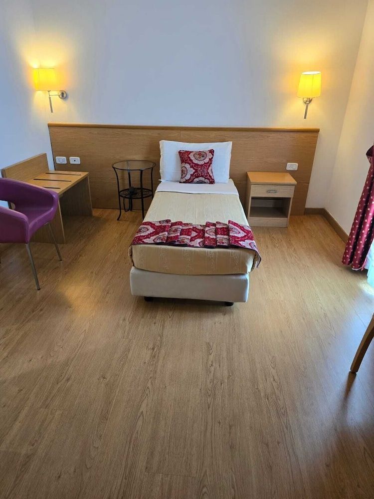 Deluxe Single Room