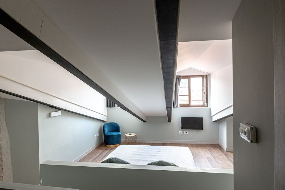 Hotel Mura 5&7 Deluxe Double Room 4