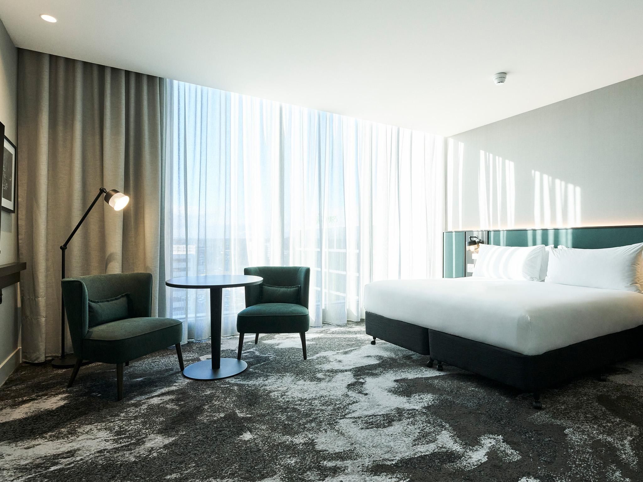 Accessible Superior Room with 1 King size bed