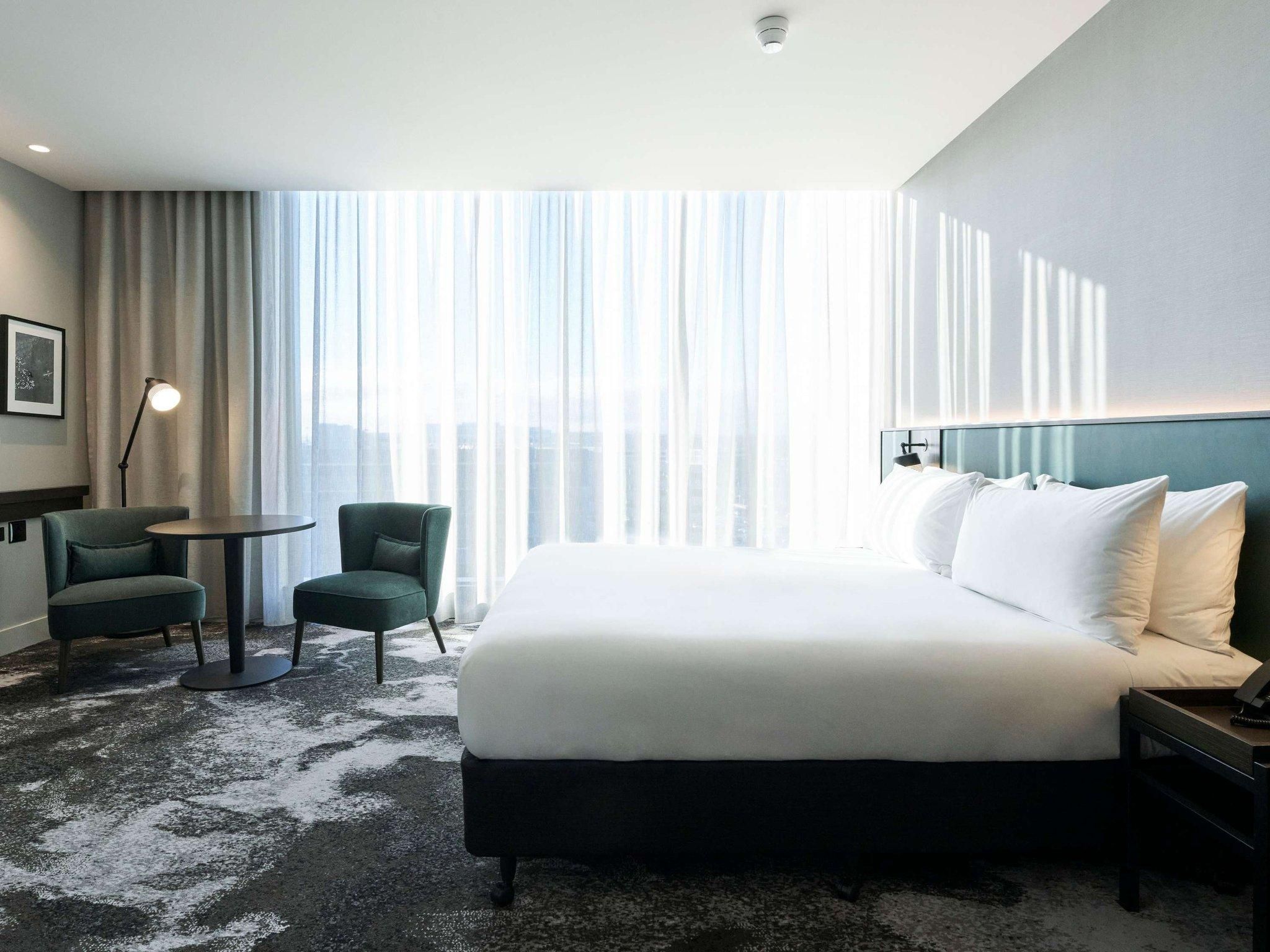 Superior Room with 1 Queen Size Bed