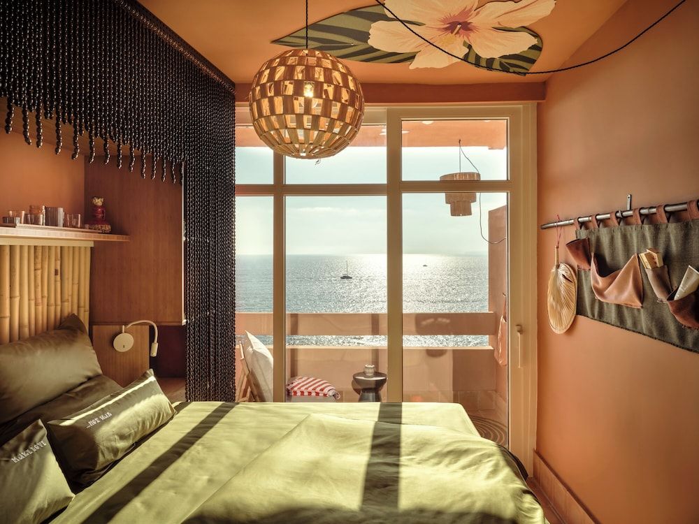 Standard Double Room, Balcony, Partial Sea View (Seaside Cozy Room Low)