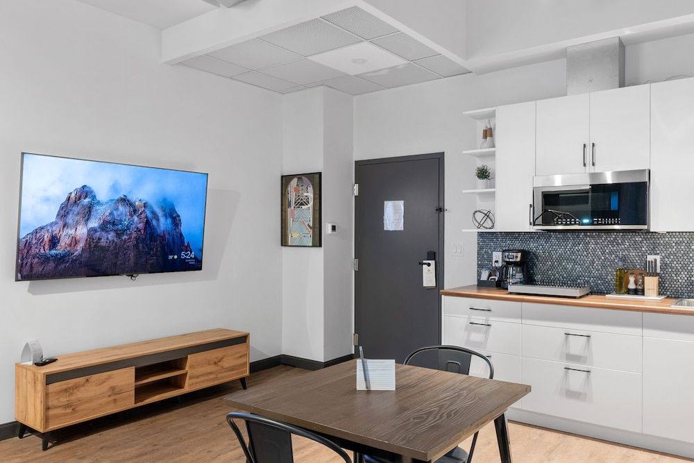 Cannery Lofts Niagara Comfort Studio Suite, 1 Queen Bed with Sofa bed 2