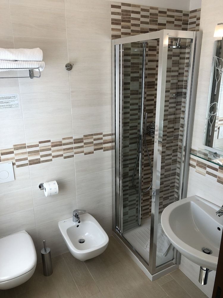 Hotel Di Stefano Standard Double Room 9