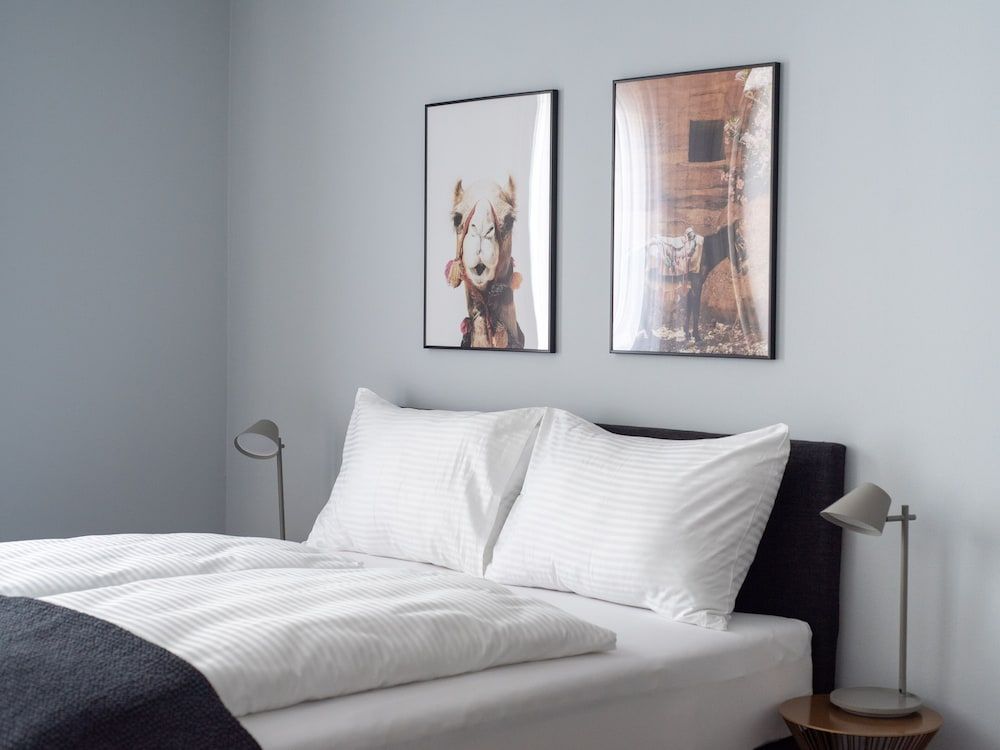 Limehome Linz Friedrichstraße Suite XL with seating area 3