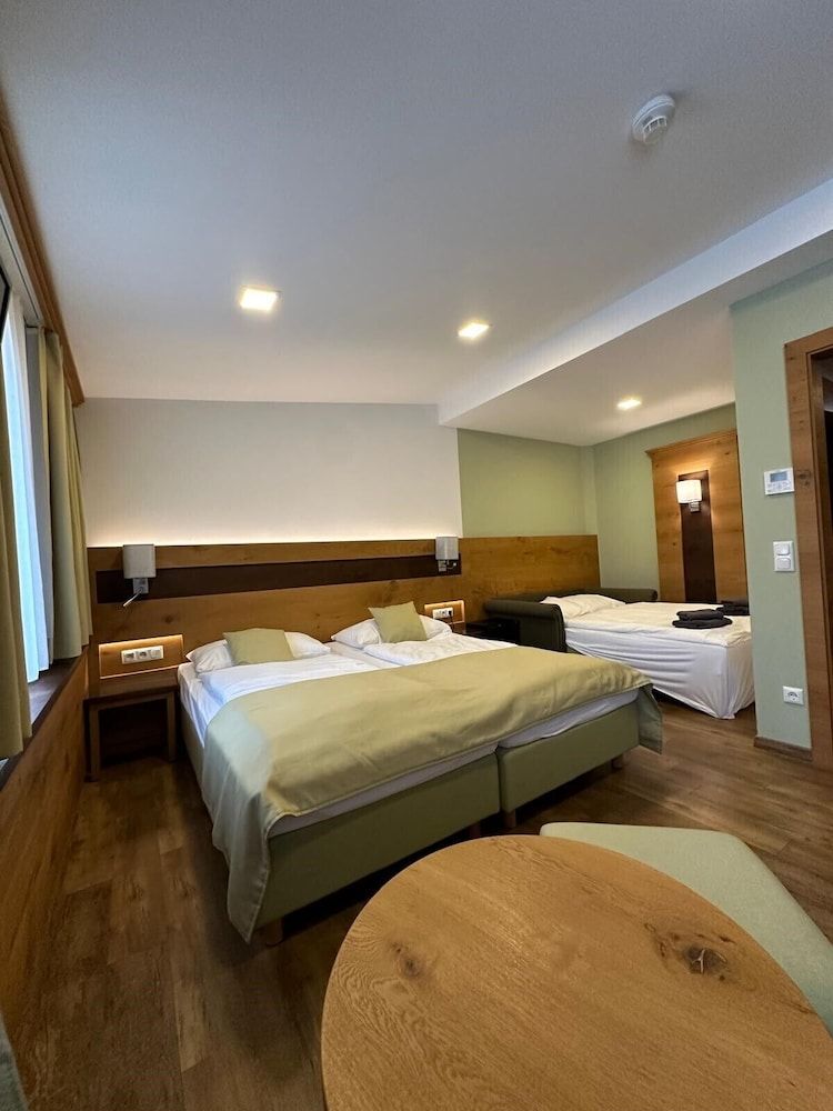 Triple Room, Balcony, Garden View