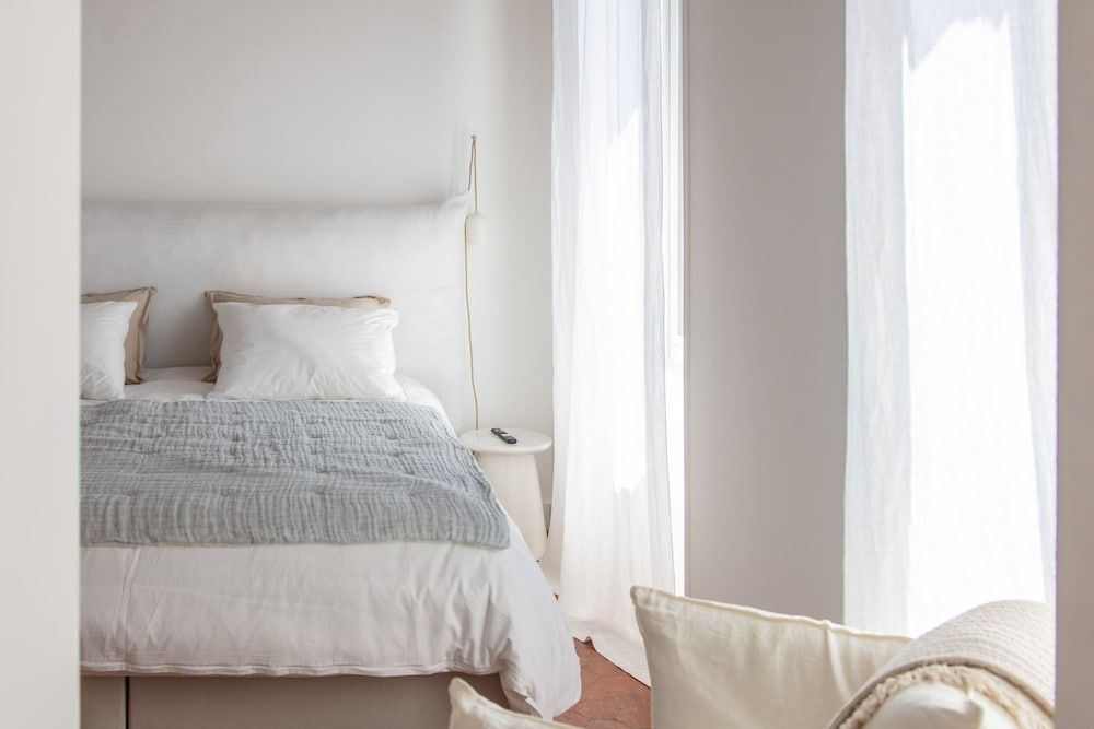 Junior Suite, 1 King Bed, Non Smoking, Garden View