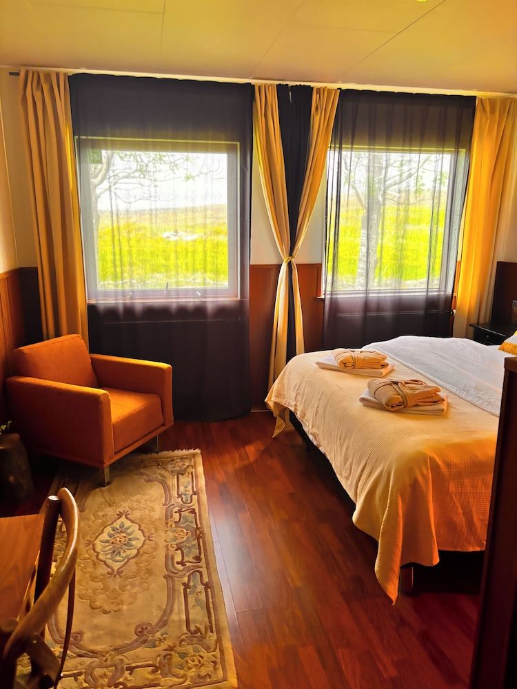 Hotel Brú countryside Standard Double or Twin Room with Hot Tub Access 14