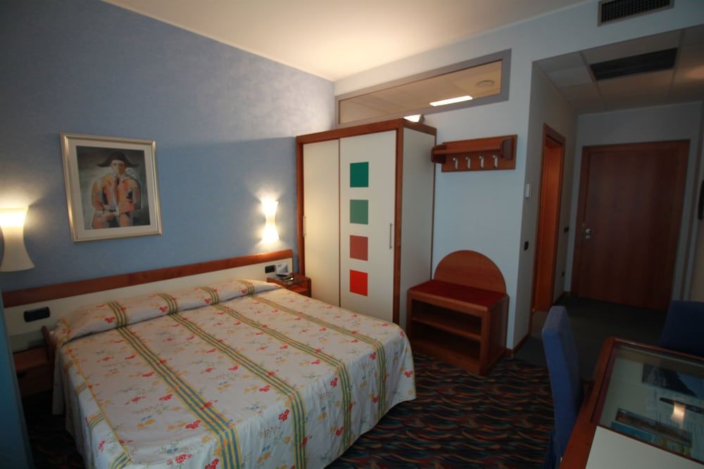 Hotel San Terenzo Standard Double Room Single Use 3
