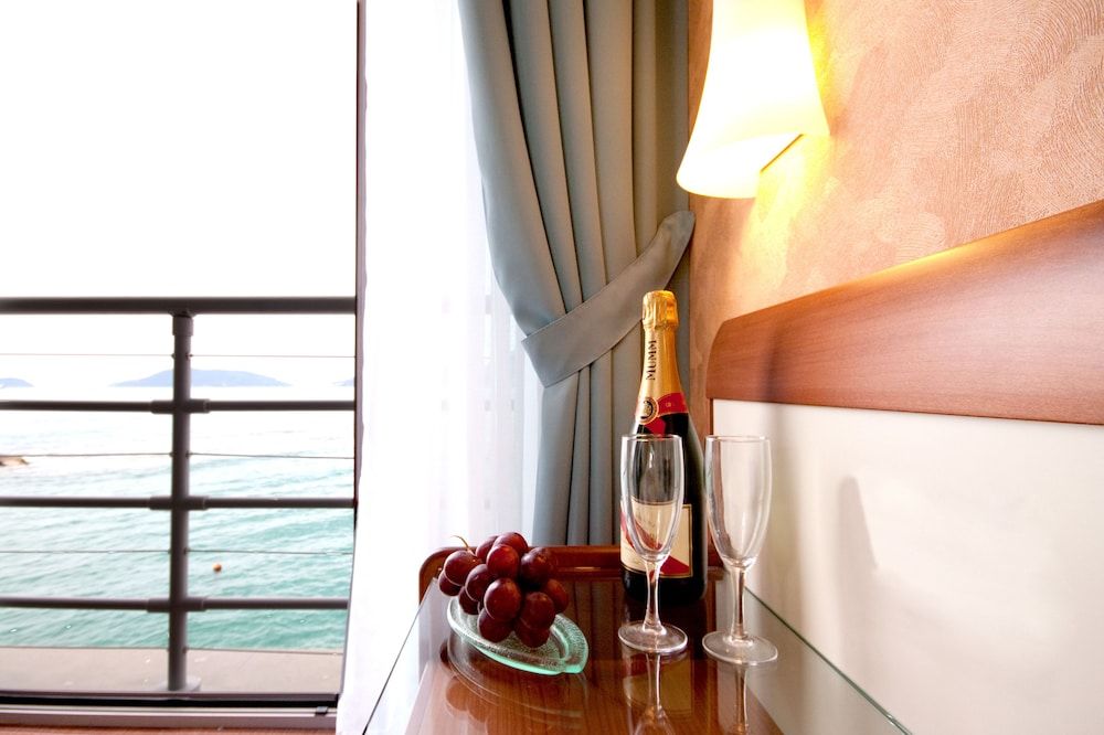 Hotel San Terenzo Double Room, Sea View (no balcony) 7