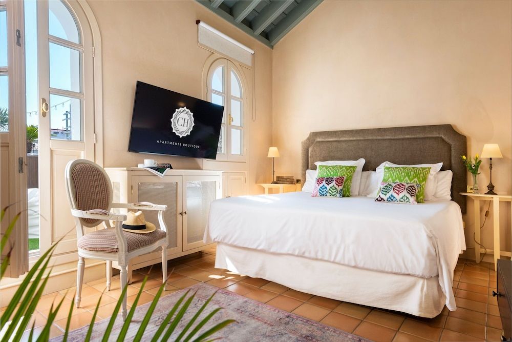 CH Apartments Rooftop Terrace Penthouse, 1 King Bed, Non Smoking, City View (no living room, no pool) 2