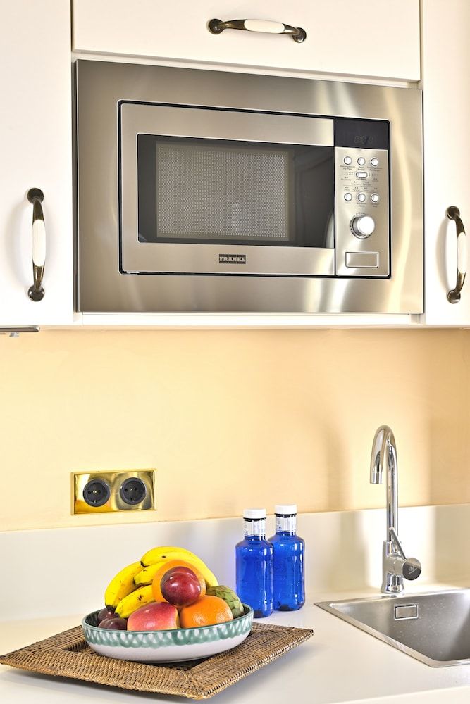 CH Apartments Rooftop Terrace Penthouse, 1 King Bed, Non Smoking, City View 5