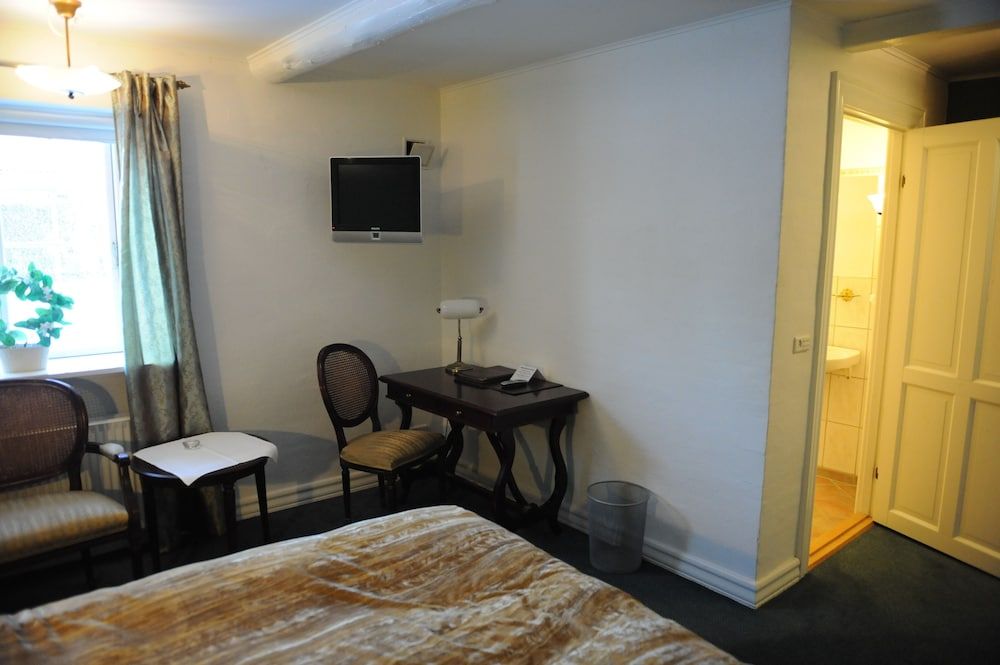 Tyrstrup Kro Double Room 6