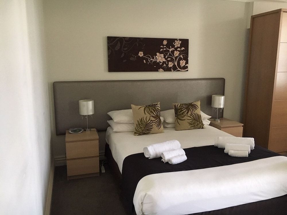 2 Bed(QT) 1 Bath Balcony Harbour View 3rd Fl. Apt No 6