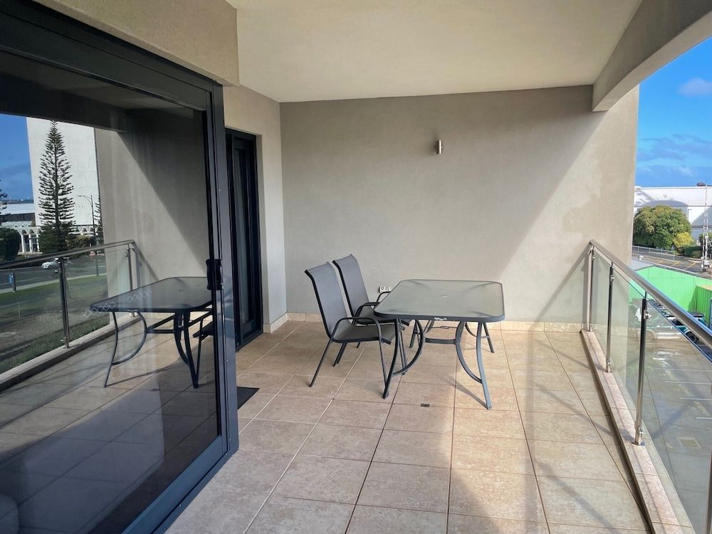 2Bed(QQ) 2 Bath 2 Balconies Ocean & Harbour Views No 9