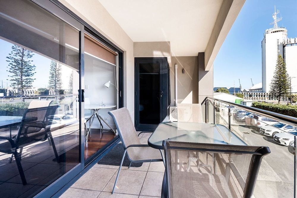 1Bed(Q) 1 Bath Balcony View Apart No 2